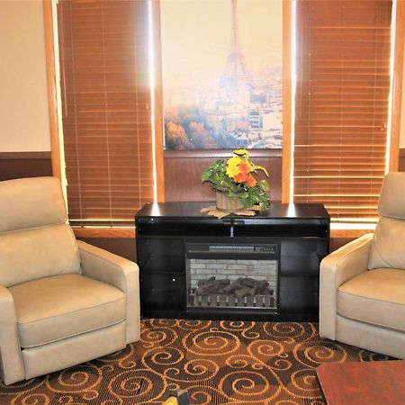 ซูเปอร์ 8 บาย วินด์แฮม เบอร์ลิงตัน Hotel ภายนอก รูปภาพ