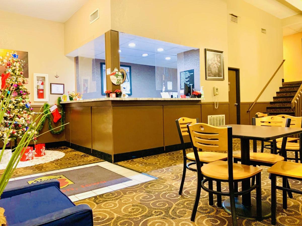 ซูเปอร์ 8 บาย วินด์แฮม เบอร์ลิงตัน Hotel ภายนอก รูปภาพ