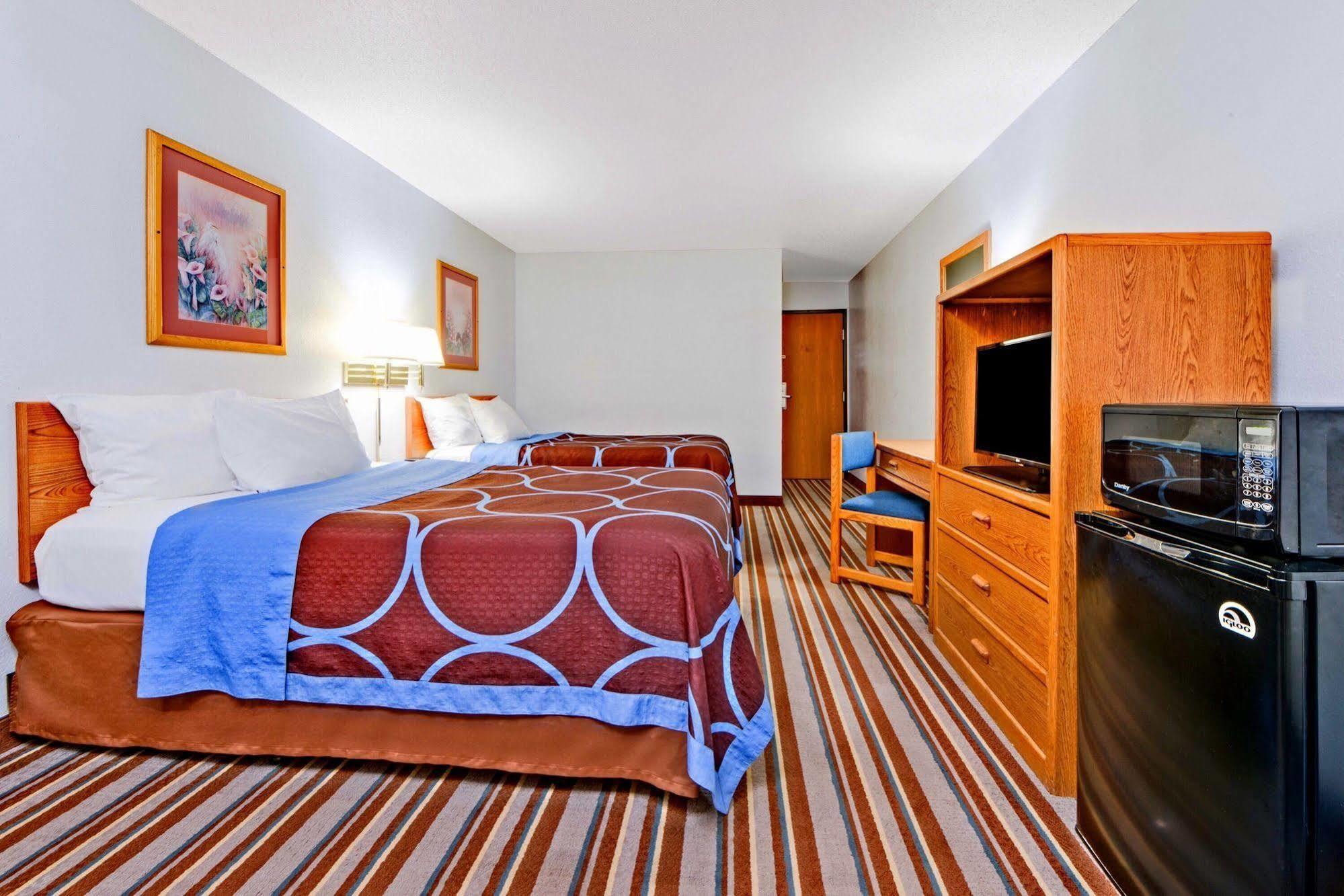 ซูเปอร์ 8 บาย วินด์แฮม เบอร์ลิงตัน Hotel ภายนอก รูปภาพ